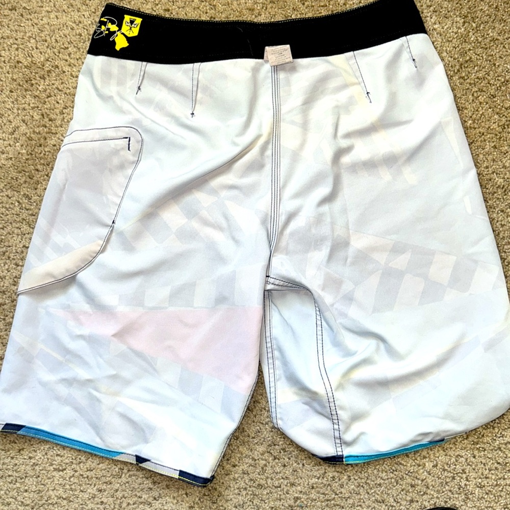 LIMITED EDITION Men’s Volcom board shorts abstract 30 inch waist - Picture 5 of 5